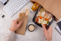 Delivery χωρίς ενοχές: Τι να παραγγείλεις για να είναι και νόστιμο και υγιεινό