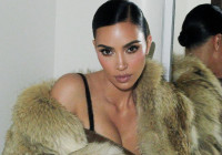 Το vintage bob της Kim Kardashian είναι ό,τι πιο chic αυτό το καλοκαίρι