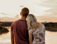 Dating burnout: Πώς να καταλάβεις ότι κουράστηκες από το ψάξιμο