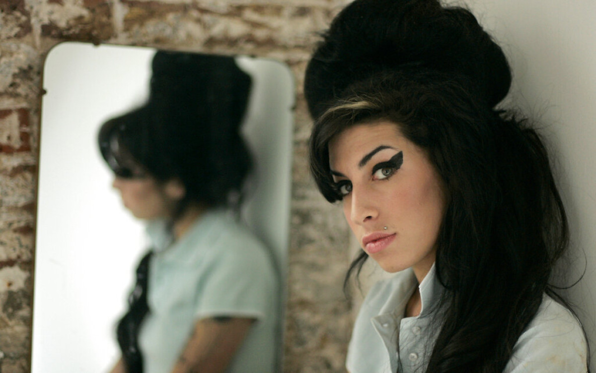Amy Winehouse: Ο πατέρας της, Mitch, μηνύει δύο από τις πρώην φίλες της