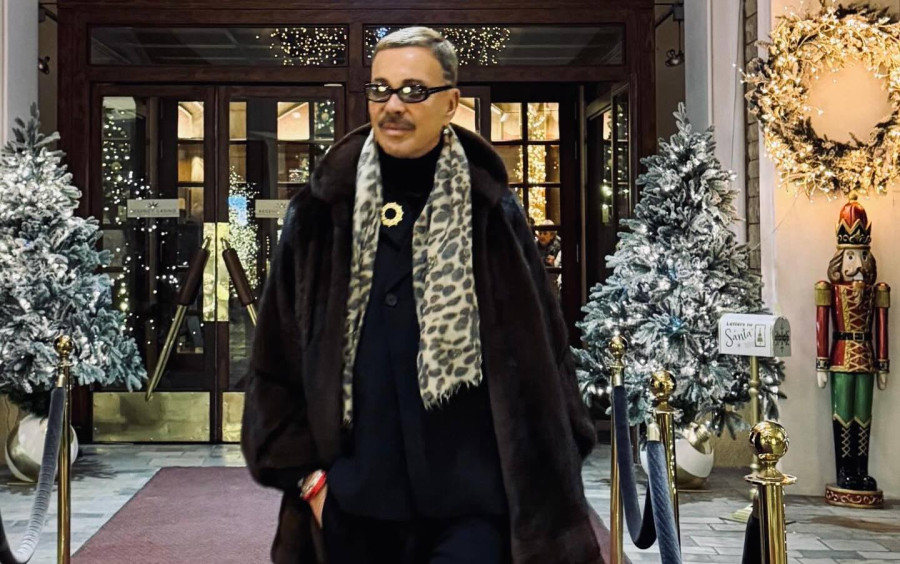 Υπέροχος Λάκης Γαβαλάς, ντύθηκε Μαζώ και τραγούδησε το Gucci φόρεμα στέλνοντας την αγάπη του