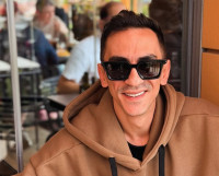 Τόλης Παπαδημητρίου: Τα καλύτερα γενέθλια ever ήταν αυτά που έσβησε... πίτσα και πήρε ευχές από ένα ρομπότ!