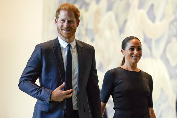 Η Meghan Markle αποκαλύπτει νέες εικόνες από την καθημερινότητά της με τον Πρίγκιπα Harry και τα παιδιά τους