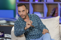 Πάνος Μουζουράκης: Η κουμπαριά με την Παπαρίζου, το όνομα του γιου και η πρόταση γάμου σε escape room