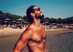 Γιώργος Καράβας: Το πιο cool πεντικιούρ του καλοκαιριού το έκανε η κόρη του (σε εκείνον)