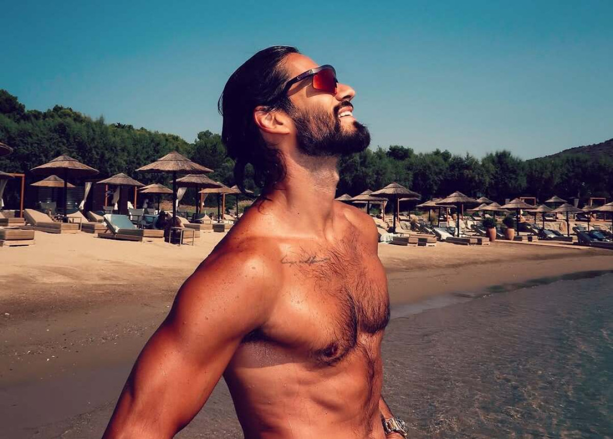 Γιώργος Καράβας: Το πιο cool πεντικιούρ του καλοκαιριού το έκανε η κόρη του (σε εκείνον)