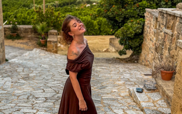 Εύη Δαελή: Αυτό είναι το ακαταμάχητο τρίπτυχο των διακοπών στο χωριό