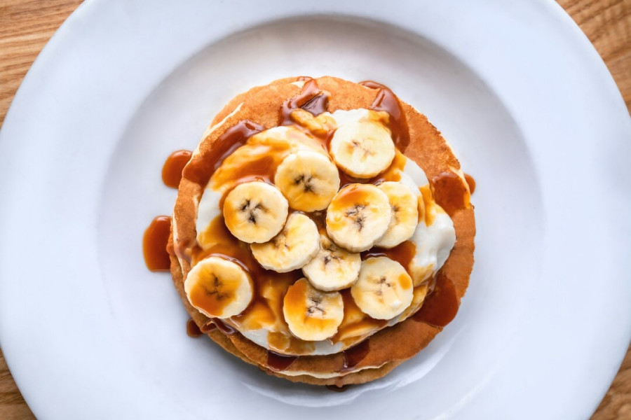 Pancakes με ταχίνι και μπανάνα: Η πιο νόστιμη συνταγή χωρίς ζάχαρη