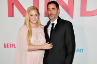 Η Amy Schumer ανακοίνωσε τον χωρισμό της μετά από 7 χρόνια γάμου με τον Chris Fischer