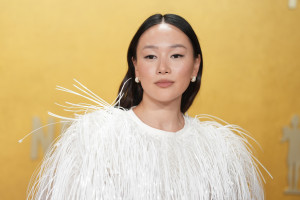 Yerin Ha, σταρ του "Bridgerton": Γιατί είναι το νέο fashion icon που αξίζει να παρακολουθούμε