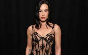 Demi Lovato: Haute Couture με ελληνική υπογραφή για το πιο prestigious party