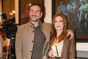 Θάλεια Ματίκα - Τάσος Ιορδανίδης: Viral η αντίδρασή τους όταν χτύπησε κινητό στη μέση της παράστασης