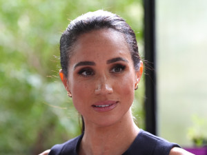 Ενδοστοματικό μασάζ: Το μυστικό της Meghan Markle για πιο τονωμένο πρόσωπο και ανασηκωμένο περίγραμμα