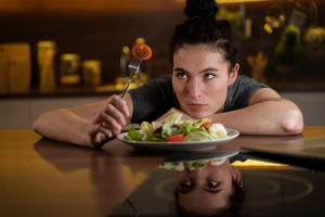Intuitive Eating: Η φιλοσοφία που σε βοηθά να τρως χωρίς ενοχές