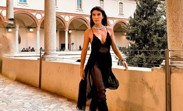 Η Μαρίνα Βερνίκου βλέπει τον εαυτό της σε μια τηλεοπτική εκπομπή. Μαντεύεις ποια;