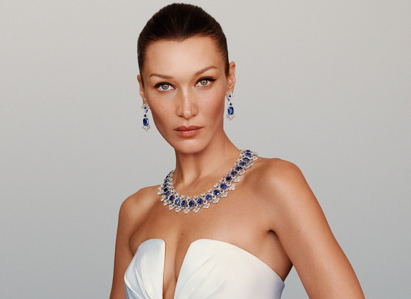 Το slip dress της Bella Hadid αποδεικνύει πως τα νυχτικά δεν είναι μόνο για ύπνο