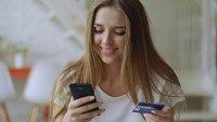 3 ζώδια που δεν ξέρουν τι πάει να πει self-control στο online shopping