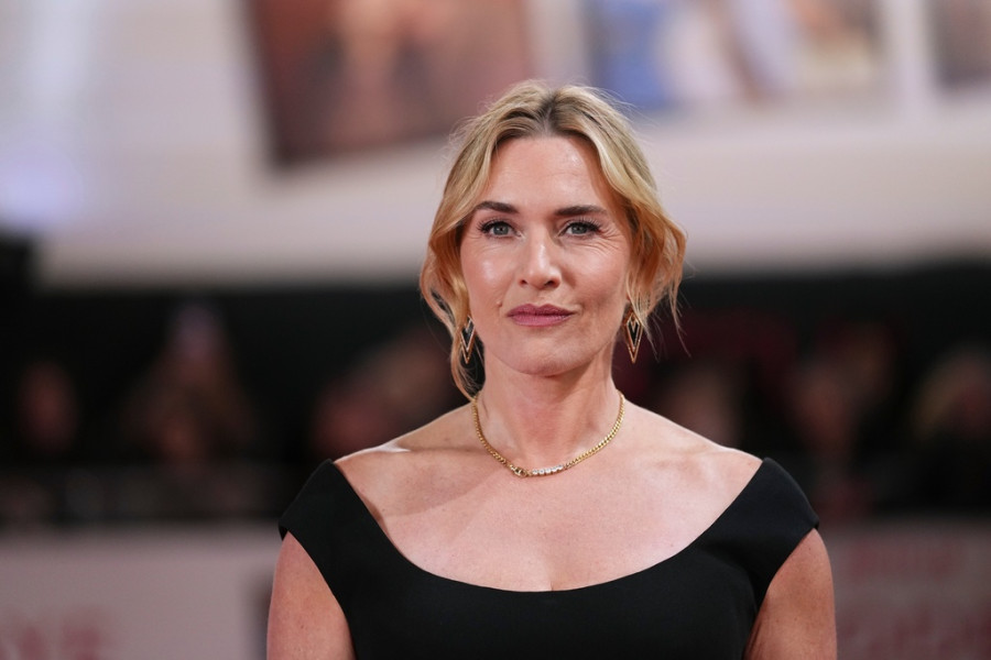 «Είχα φιλήσει μερικά κορίτσια»: Η Kate Winslet κοιτάζει πίσω στις πρώτες της ρομαντικές εμπειρίες