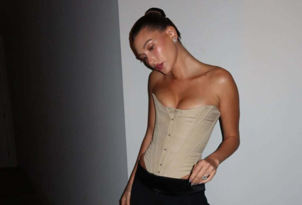 Hailey Bieber: Η σπάνια αποκάλυψη για το πρόβλημα υγείας που είχε πριν την εγκυμοσύνη