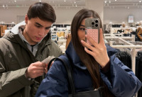 Αφήνοντας τη δουλειά, μπαίνοντας σε χρέη, προχωρώντας πολύ γρήγορα… γιατί η αγάπη μερικές φορές μας κάνει να τρελαθούμε