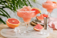 Frozen Paloma: Η πανεύκολη συνταγή με γκρέιπφρουτ που πίνεται σχεδόν σαν γρανίτα