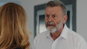 Η γη της ελιάς: Όλα τα spoiler που επιβεβαίωσε ο Αντρέας Γεωργίου - «Η Αθηνά θα πιάσει τον Τζον στο κρεβάτι με την Ιουλία»