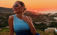 Ελένη Βουλγαράκη: Το συνηθισμένο beauty problem που αντιμετώπισε σε αυτές τις διακοπές