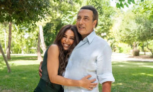 Κελεκίδου: Ο Αντύπας χόρεψε ζεϊμπέκικο ενώ εκείνη τραγουδούσε - Η αυθεντική στιγμή που ξεσήκωσε τη Θεσσαλονίκη