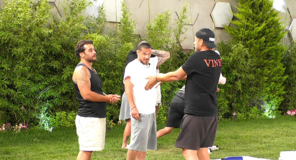 Big Brother: Πετσόκοψε Μπάμπη ο Χρήστος! «Δεν θέλω κανένας τέτοιος γυμνοσάλιαγκας να την πέσει στη κόρη μου!»