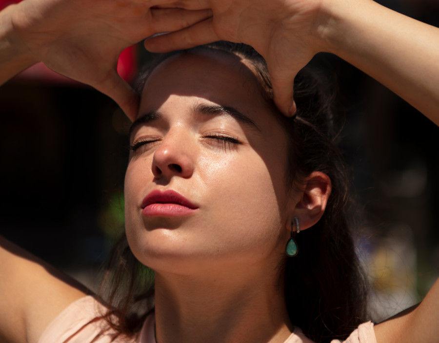 Χρειάζεται πραγματικά να φοράς αντηλιακό κάθε μέρα; Ξεχωρίζοντας την αλήθεια από τον μύθο