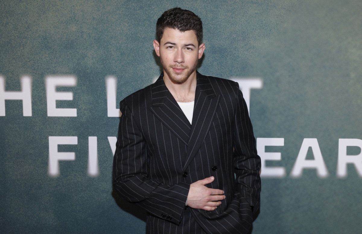 Nick Jonas: Η συνήθεια που έχει στην κρεβατοκάμαρα και διχάζει τους fans του