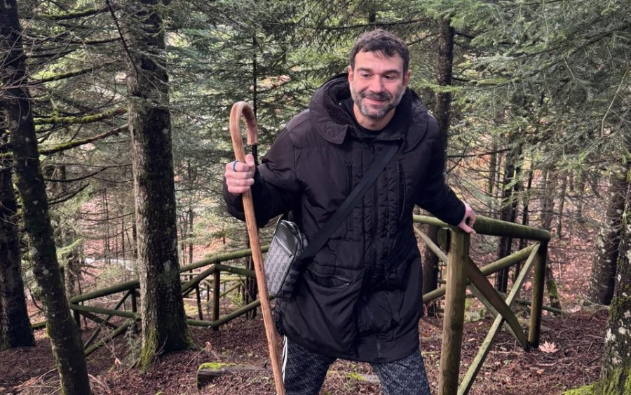 Τάσος Ιορδανίδης: Το σωστό, το βουκολικό outfit τη θέλει τη γκλίτσα του...