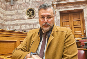 Γιάννης Καλλιάνος: Η πιο δύσκολη στιγμή της ζωής του. Πώς είπε στη μητέρα του ότι πέθανε ο πατέρας του