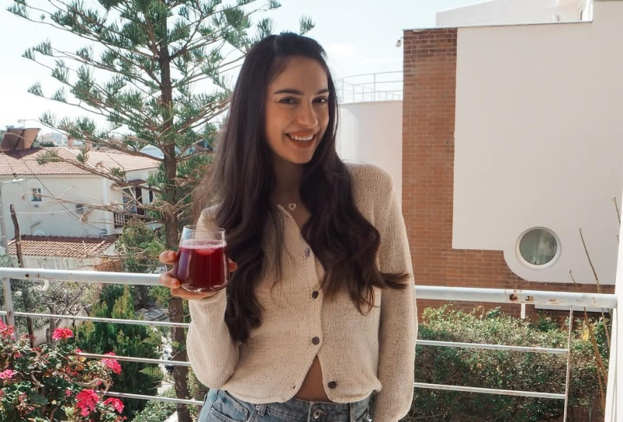 Είσαι έγκυος; Η Άννα Πρέλεβιτς σου δείχνει τον δικό της τρόπο για φυσικό μακιγιάζ σε 1 λεπτό