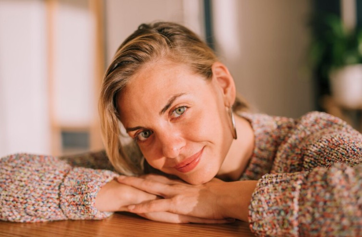 Skin at 40: Τι αλλάζει πραγματικά και πώς να το φροντίσετε, σύμφωνα με τους δερματολόγους