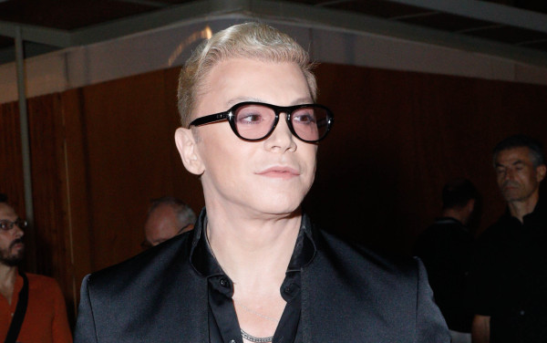 Ο Τάκης Ζαχαράτος λύγισε στο Ηρώδειο για τη Μαρινέλλα: «Θα φιλήσω αυτή τη γη που λαβώθηκε ο αετός» (Αποκλειστικό βίντεο)