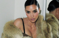 Η Kim Kardashian ταίριαξε το διάφανο σουτιέν της με το καλσόν της σαν επαγγελματίας