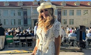 Ελένη Πετρουλάκη: Συγκίνηση και δάκρυα στην αποφοίτηση των διδύμων τους