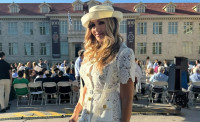 Ελένη Πετρουλάκη: Συγκίνηση και δάκρυα στην αποφοίτηση των διδύμων τους