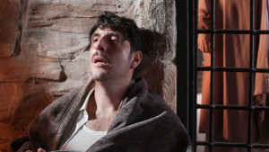 Grand Hotel: Η ζωή του Ρήγα κινδυνεύει στο κελί αλλά η Αλίκη δεν υποχωρεί