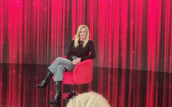 Μακρυπούλια: Ο βαθμός που βάζει στον εαυτό της, ο αυστηρός κριτής και όλα όσα μας είπε για τη νέα της εκπομπή