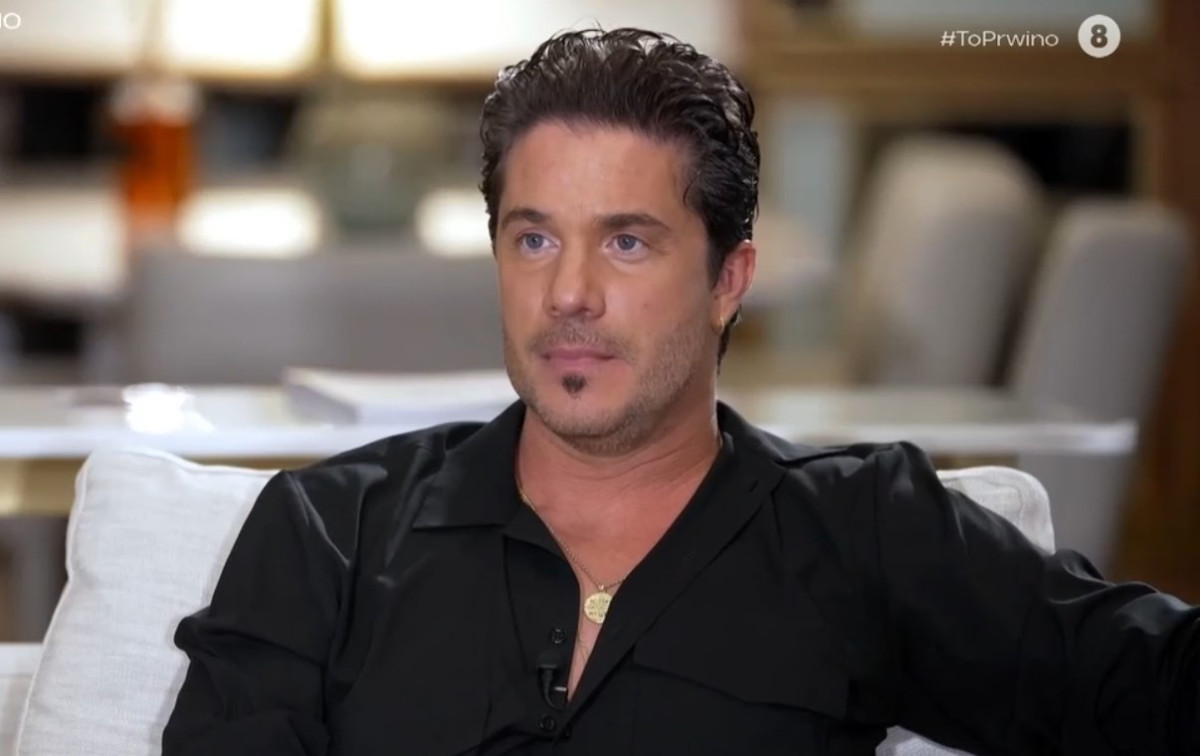 Νίκος Οικονομόπουλος: Τα κριτήρια για να επιλέξει σύντροφο, οι σοβαρές κρίσεις πανικού στην σκηνή και ο λόγος που δεν συνεργάζεται με άλλον τραγουδιστή