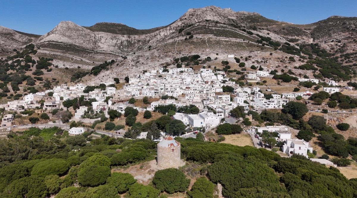 Όπου υπάρχει Ελλάδα: Η ορεινή Απείρανθος της Νάξου το σημερινό στούντιο της εκπομπής