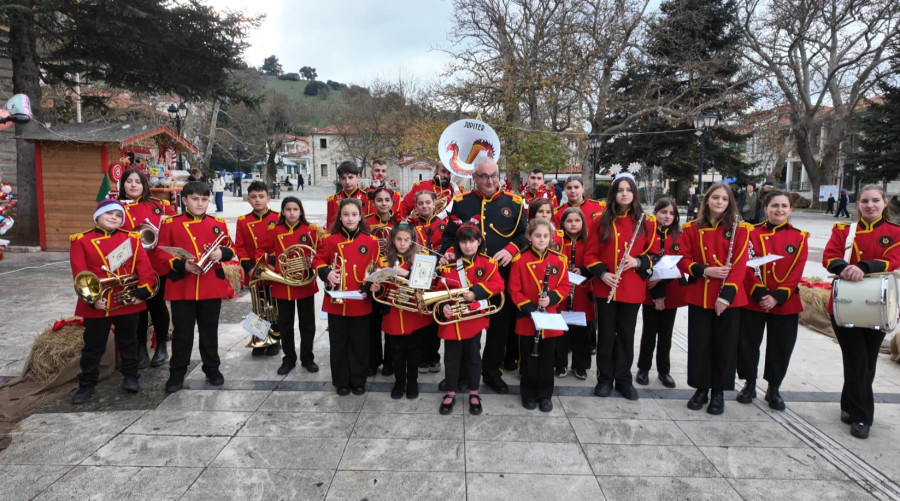 Όπου υπάρχει Ελλάδα: Αποχαιρετά το 2025 από τα hot spots των εορτών