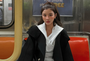 Αυτόν τον χειμώνα, το κραγιόν «à la française» κάνει δυναμική επιστροφή στα χείλη των πιο στιλάτων κοριτσιών