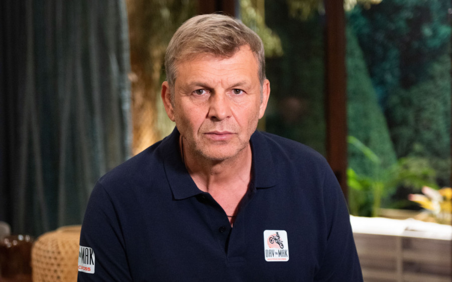 Απόστολος Γκλέτσος: Το βαρύ ζεϊμπέκικο την ώρα που ο Χρήστος Μάστορας τραγουδάει Καζαντζίδη