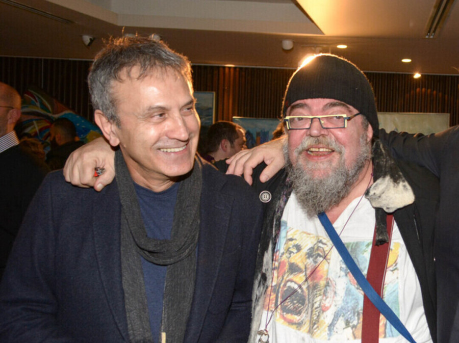 Γιώργος Νταλάρας - Σταμάτης Κραουνάκης: Η αυθεντική στιγμή από το στούντιο πριν την κυκλοφορία του νέου τους κομματιού