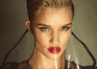 Γιατί όλοι στο TikTok μιλούν για το red and black makeup;