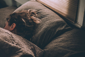Η απρόσμενη σχέση ανάμεσα στα όνειρα και τον καλύτερο ύπνο και πώς να την αξιοποιήσεις