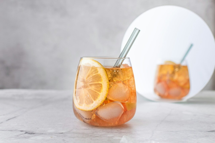 Εναλλακτικές επιλογές ποτών για όσους αποφεύγουν το αλκοόλ που φτιάχνονται πανεύκολα